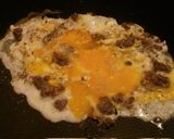 صورة لخطوة 3 من وصفة بيض باللحم 🍳 (أكلة الملووووك)👑