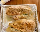 Foto del paso 6 de la receta: Pollo relleno con queso, espinaca y crema de leche