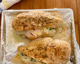 Foto del paso 6 de la receta: Pollo relleno con queso, espinaca y crema de leche