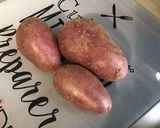 Une image de l'étape 1 de Velouté de betteraves rouges et pommes de terre au curry et gingembre.