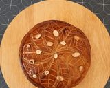 Une image de l'étape 55 de Galette des rois à la crème d'amande croquante et au praliné.
