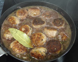 Foto del paso 3 de la receta: Albóndigas de cerdo con salsa de vino tinto al aroma de canela