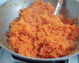 गाजर हलवा (gajar halwa recipe in marathi) रेसिपी स्टेप 2 फोटो 