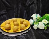 A picture of step 9 of Besan aur gond ke ladoo.