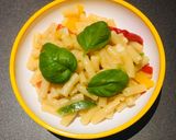 A picture of step 6 of Macaroni with garlic butter and veg.