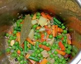 व्हेज पुलाव (veg pulav recipe in marathi) रेसिपी स्टेप 3 फोटो