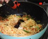 Foto langkah ke 3 dari resep Spicy tuna aglio olio.