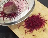 A picture of step 1 of Beet Root Salad.