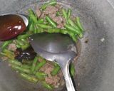 Foto langkah ke 3 dari resep Tumis buncis daging cincang.