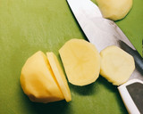 Foto del paso 1 de la receta: Tortilla de patatas con cebolla