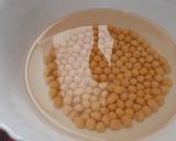 Foto del paso 1 de la receta: Ensalada con garbanzos y bacon crujiente