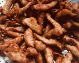 รูปขั้นตอนการทำที่ 2 ของ หมูทอดกระเทียมน้ำจิ้มแจ่ว