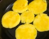 Foto del paso 4 de la receta: Arepas de Harina maíz (Polenta)