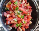A picture of step 3 of Spring Onion Tomato Chutney !!.