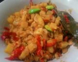 Foto langkah ke 4 dari resep Sambal goreng kentang rebon.