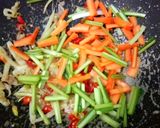 Foto langkah ke 4 dari resep 38. Mie Goreng Ekomie Sayur.