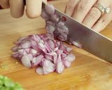 Foto langkah ke 1 dari resep Lumpia Ayam Jamur Devina Hermawan.