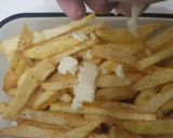 A picture of step 6 of Restaurant style cheese fries.