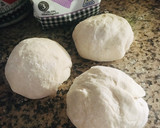 Foto del paso 2 de la receta: MUZZARELLA😋😋MUCHA MUZZARELLA🤩🤩 EN UNA PIZZA FUGAZA CON MUZZARELLA 😋🍕🤩🍕