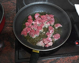 Foto del paso 1 de la receta: Arroz amarillo semicaldoso con carne y verdura
