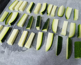Foto del paso 1 de la receta: Palitos de calabacín