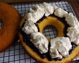 Foto del paso 2 de la receta: Savarín de maíz con relleno de cerezas y arándanos con nata