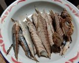 Foto langkah ke 1 dari resep Tumis pindang salem.