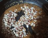 A picture of step 3 of Peanuts chikki.