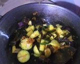 Foto langkah ke 4 dari resep Sayur kuning terong ungu.