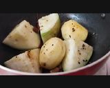 লাউ দিয়ে মুরগির ঝোল(Lau diye Murgir jhol recipe in Bengali) রেসিপি ধাপ - 2 ছবি