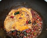 Foto langkah ke 3 dari resep Telur Ceplok Pedas Manis.