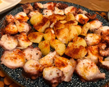 Foto del paso 4 de la receta: Pulpo a feira con ajo laminado