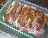 Foto del paso 3 de la receta Chuletas de cerdo adobadas con puré de papas, guisantes y salsa