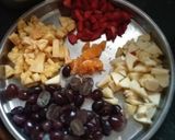 A picture of step 1 of Mixed fruit jam.