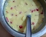 A picture of step 4 of Fruit custard.