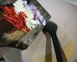 Foto langkah ke 3 dari resep Cumi Asin Tumis.