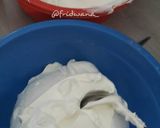 Foto langkah ke 3 dari resep Es Krim Whipped Cream.