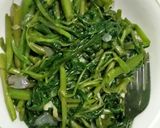 Foto langkah ke 2 dari resep Tumis kangkung.