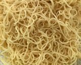 Hình bước làm 1 của món Mì xào rau muống tôm bò viên