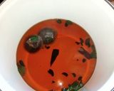 A picture of step 2 of Apple ice tea.