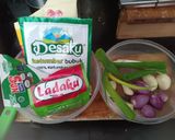 Foto langkah ke 1 dari resep Pempek Kulit Crispy.