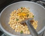 தாளித்த வெள்ளை சுண்டல்(sundal recipe in tamil) ரெசிபி ஸ்டேப் 3 புகைப்படம்