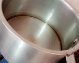A picture of step 1 of Special Ginger-lemon tea.