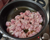 Foto del paso 1 de la receta: Garbanzos guisados con pollo y espinacas