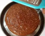 A picture of step 5 of Chocolate biscuit cake.