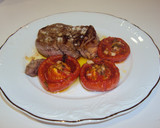 Foto del paso 11 de la receta: Solomillos de ternera plancha y tomates al horno