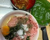 Hình bước làm 2 của món Chả cuốn lá lốt