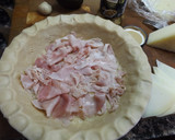 Foto del paso 2 de la receta: Tarta de jamón y queso con champiñones y aguacate