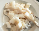 Foto del paso 1 de la receta: Arroz con sepia y alcachofas