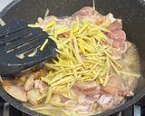 รูปขั้นตอนการทำที่ 5 ของ ไก่ผัดขิงทำง่ายแต่อร่อยมาก